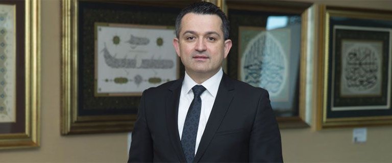 Yeni Bakan batıdan.. Hayırlı olsun..