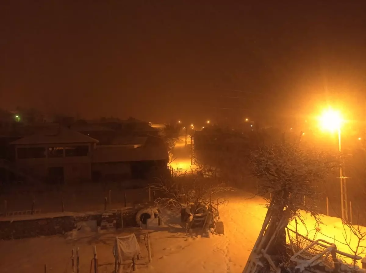 Göynücek'in yüksek kesimlerinde kar yağışı etkili oldu