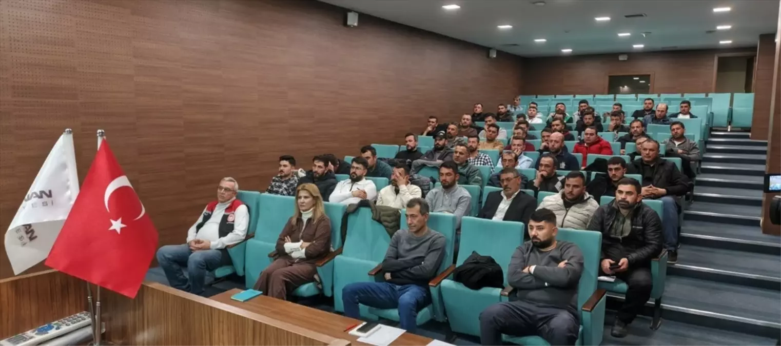 Kocasinan Belediyesi personeline yönelik "Dış Mekan Süs Bitkileri Yetiştiriciliği" kursu başlatıldı