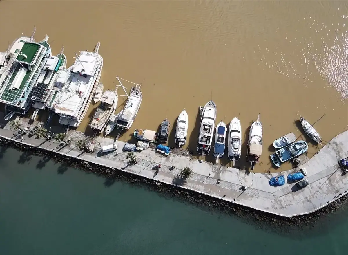 Köyceğiz'de su altında kalan narenciye bahçeleri havadan görüntülendi