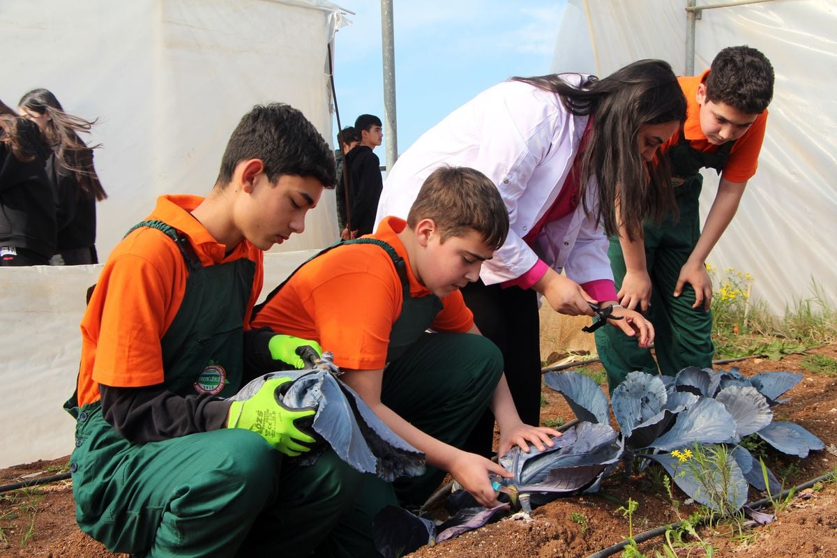 Çukurova'da geleceğin ziraatçileri tarım lisesinde yetişiyor