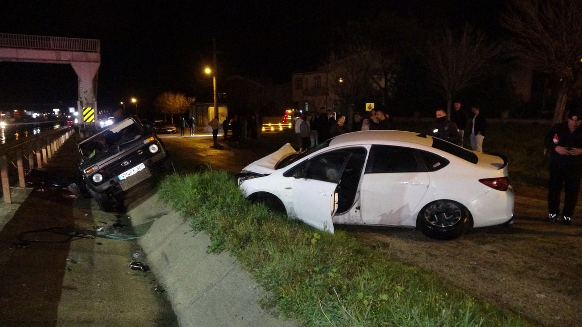 Edirne'de cip ile otomobil çarpıştığı kazada 3 kişi yaralandı: Kaza sonrası kaçan kedi bulunamadı