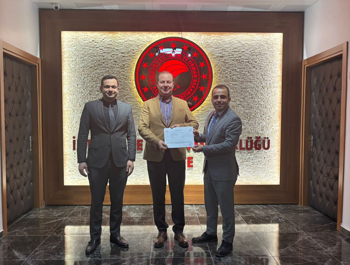 Edirne'de hayvancılık işletmesine hastalıktan ari sertifikası verildi