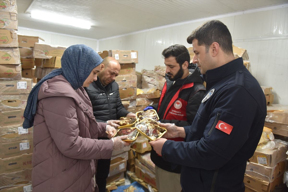 Şanlıurfa'da 50 ton bozuk tavuk eti ele geçirildi