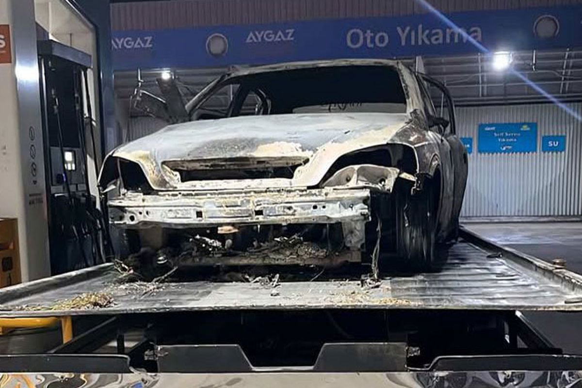 Yanan araçtan insan kemikleri çıktı