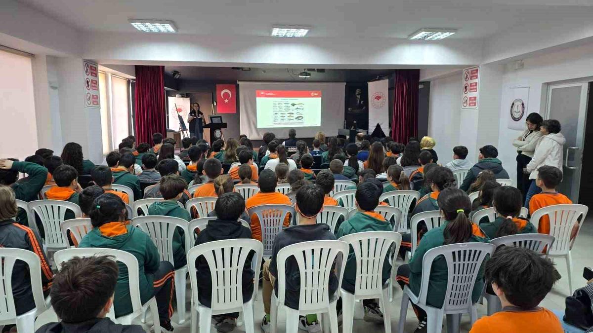 Çanakkale'de okullarda su ürünleri ve sağlıklı beslenme eğitimi