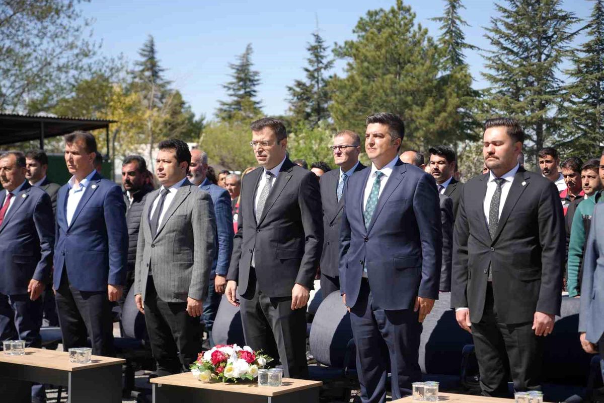 Niğde'de üreticilere tohum ve çilek fidesi desteği: 522 üreticiye dağıtım yapıldı