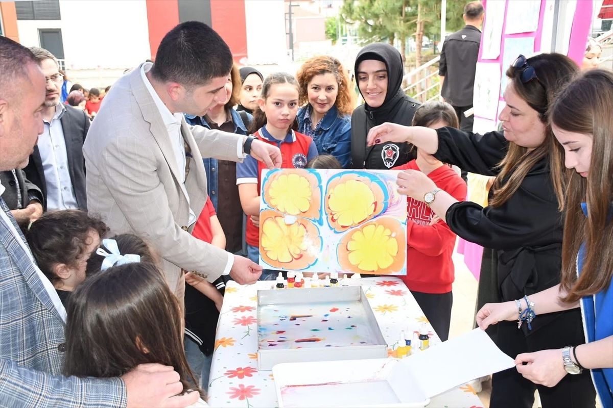 Alaçam'da resim ve el sanatları sergisi düzenlendi