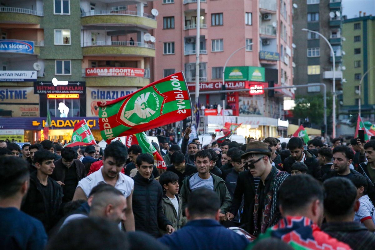 Amed Sportif Faaliyetler'in Süper Lig'e yükselmesi Diyarbakır'da coşkuyla kutlandı