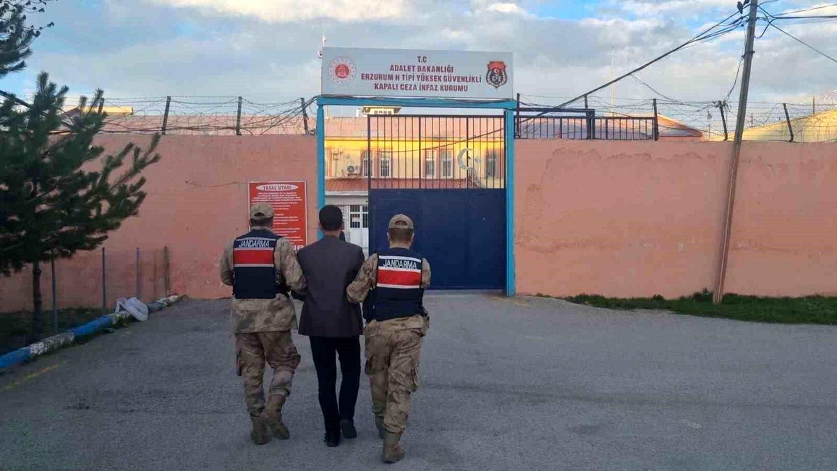 Aranan şahıslar Jandarmadan kaçamadı