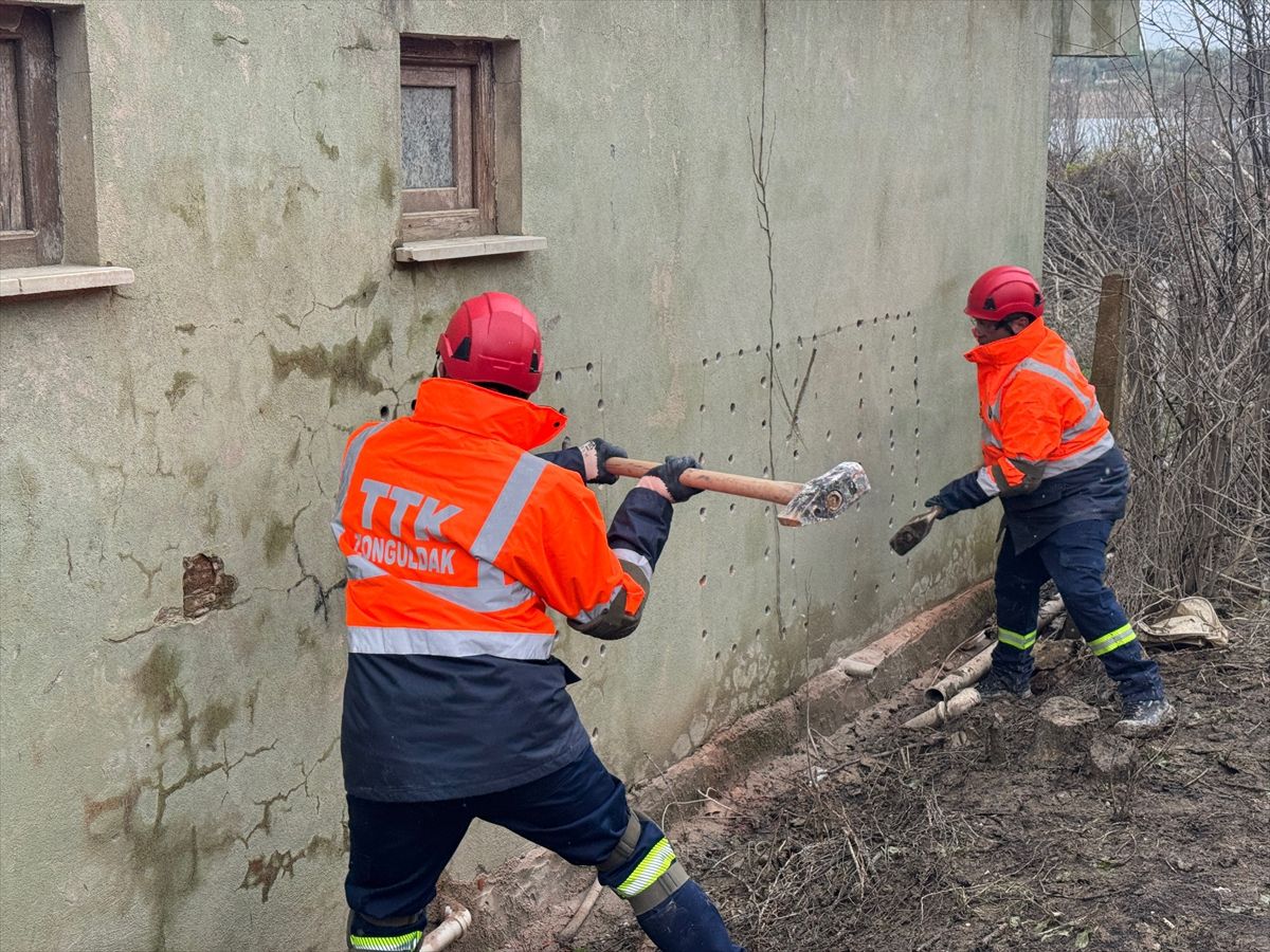 Bartın'da sel afeti saha tatbikatı gerçekleştirildi