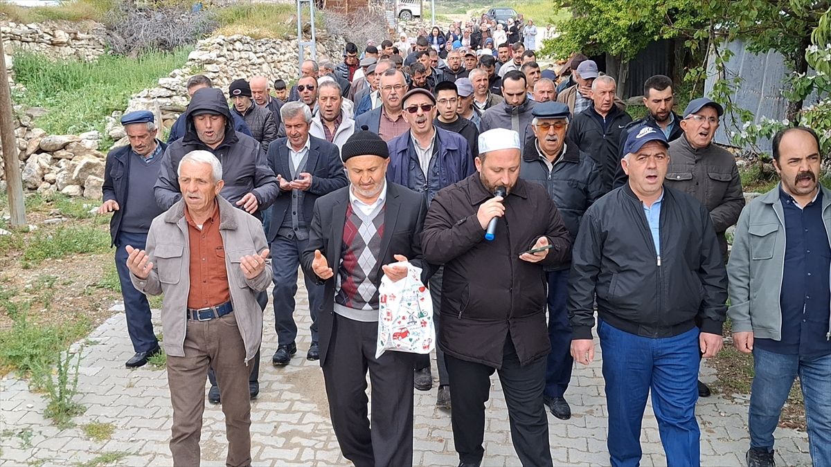 Beypazarı'nda mahallelerde yağmur duası yapıldı