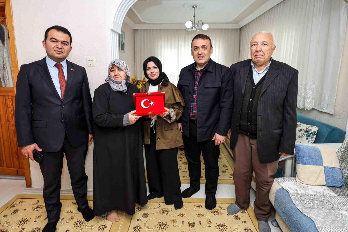 Bilecik Valisi Sözer'den şehit ailesine destek