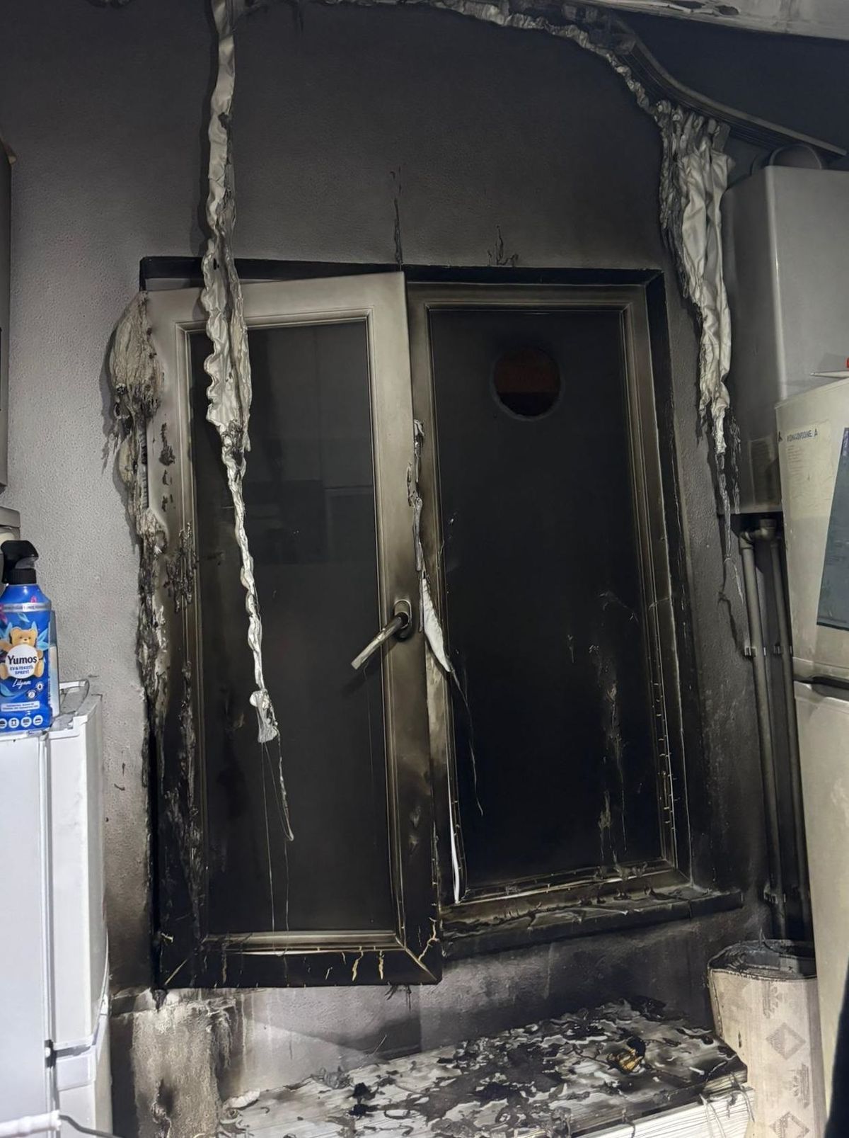 Bursa'da eski eşinin yaşadığı eve benzin dolu şişe atıp yangın çıkardı
