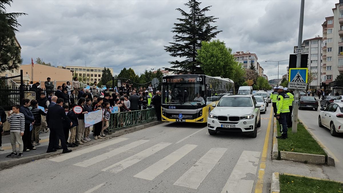 Çorum'da Trafik Haftası etkinliğinde öğrencilere kurallar anlatıldı