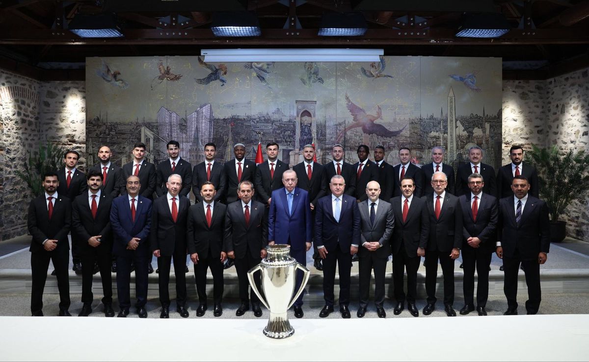 Cumhurbaşkanı Erdoğan'dan Galatasaray'a şampiyonluk kabulü