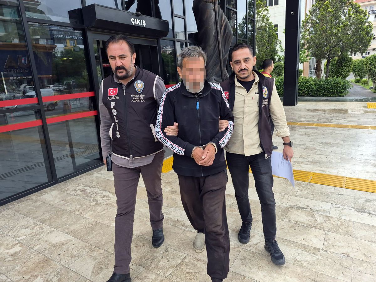 Cumhurbaşkanına hakaretten tutuklandı