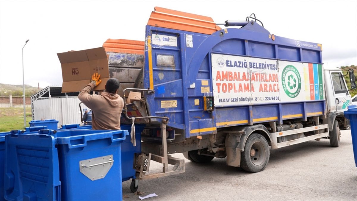 Elazığ'da tıbbi atıklar sterilizasyon tesisinde arındırılıyor