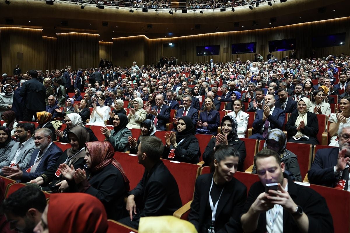 Emine Erdoğan'dan 'Şule: Senin Hikayen' Dizisine Övgü