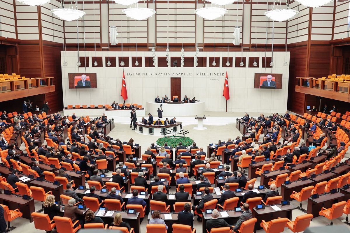 Fahiş site aidatlarına yönelik düzenlemeleri içeren teklifinin 6 maddesi kabul edildi