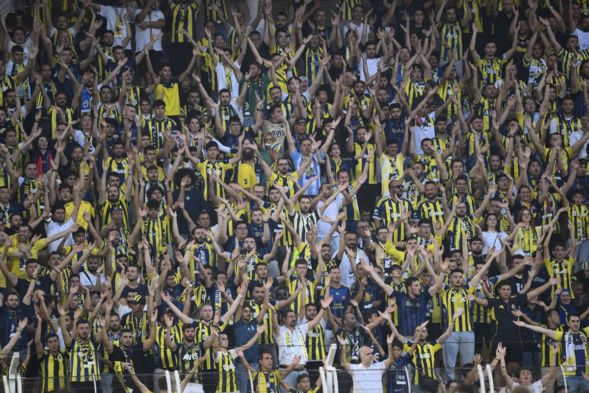 Fenerbahçe taraftarından yıldız isme büyük tepki