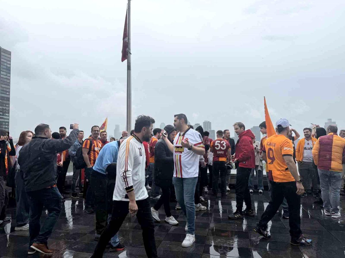 Galatasaray'ın şampiyonluğu New York'ta coşkuyla kutlandı