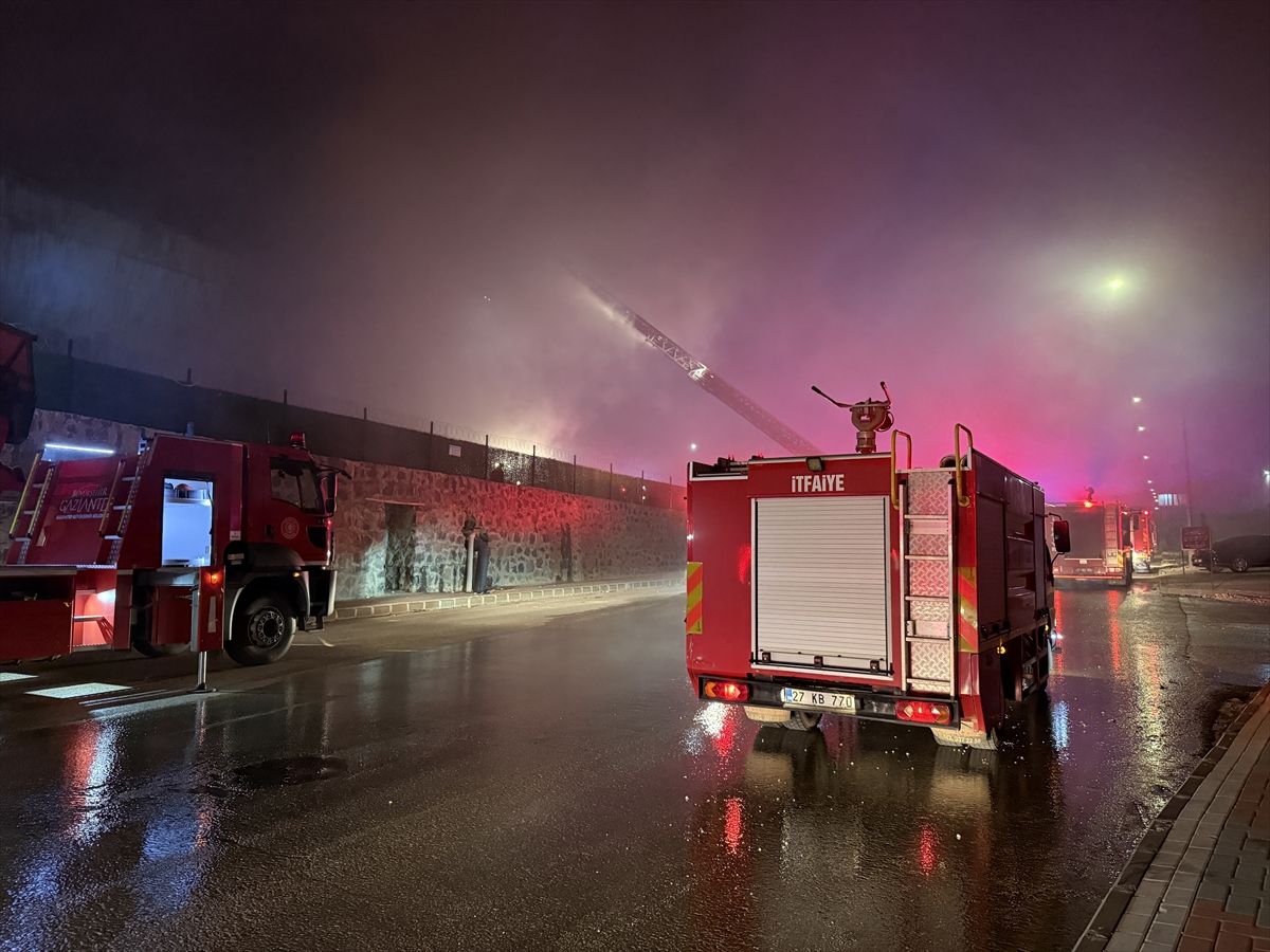 Gaziantep'te mobilya fabrikasında yangın
