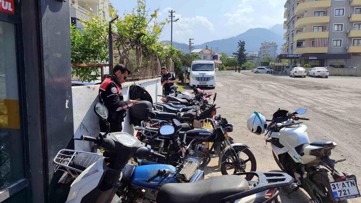 Hatay'da motosiklet tamircileri ile yedek parça satıcıları denetlendi