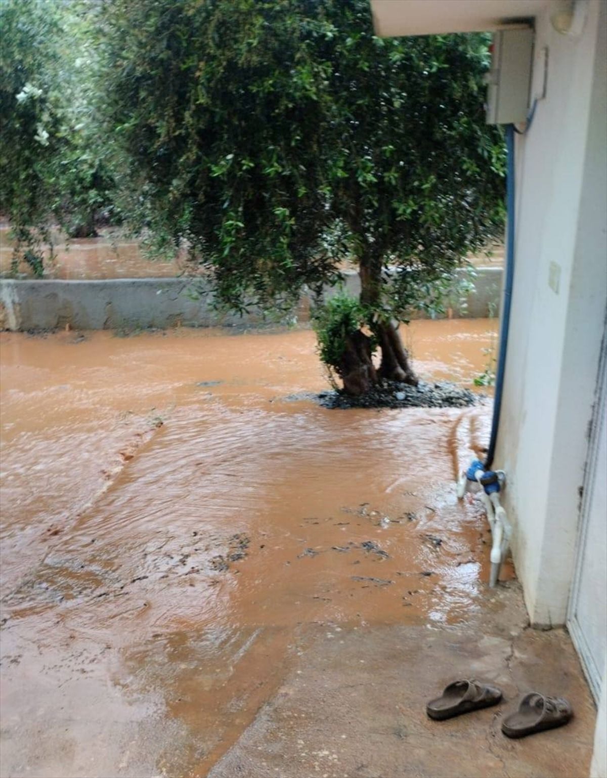 İslahiye'de sağanak nedeniyle taşan derelerde çalışma başlatıldı