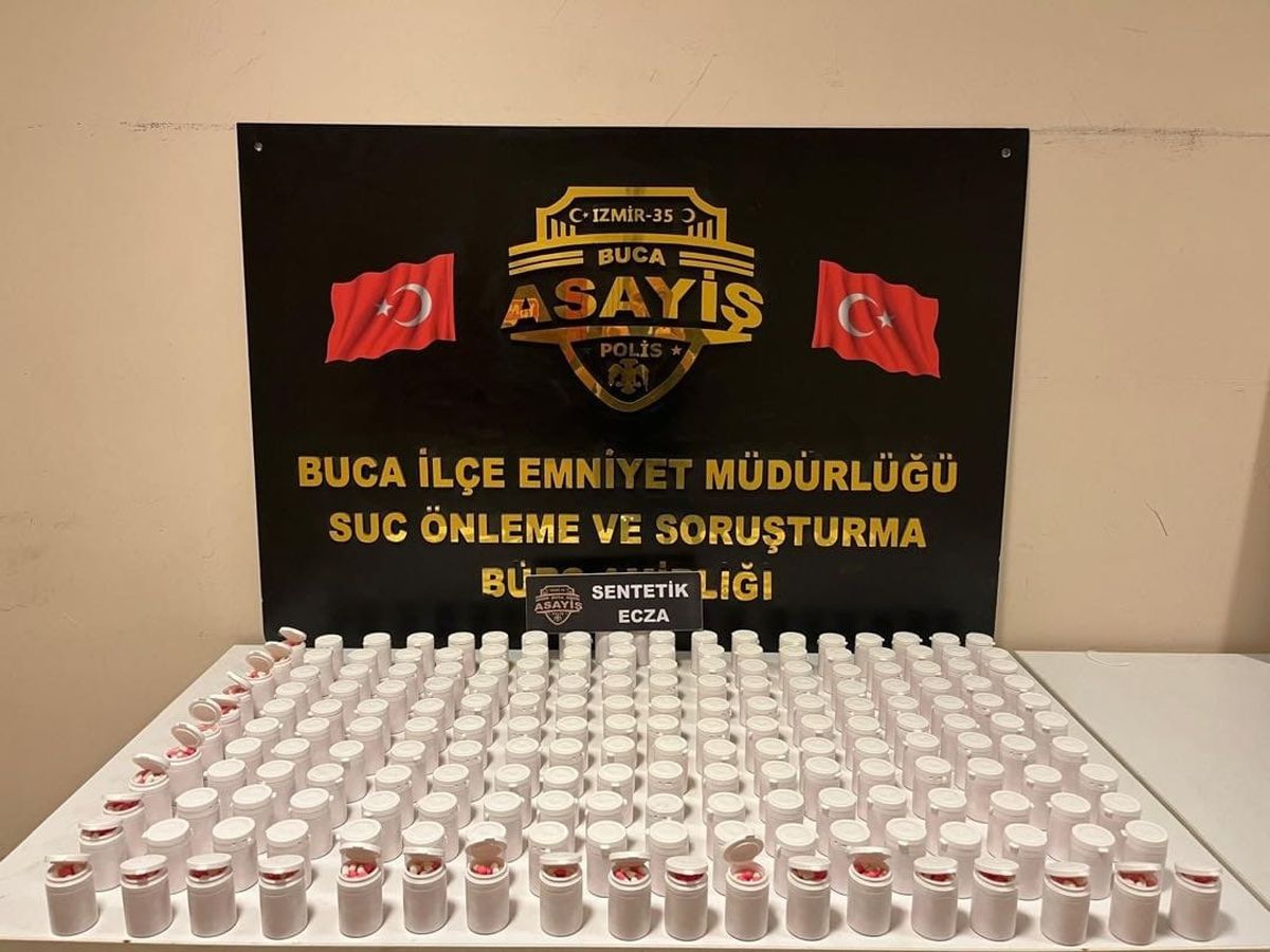 İzmir'de 10 bin 854 adet sentetik ecza hapı ele geçirildi; 1 tutuklama