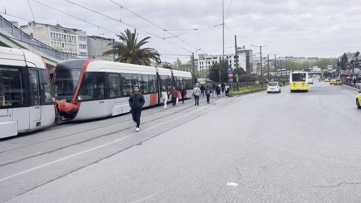 Kabataş-Bağcılar tramvay hattında arıza nedeniyle seferler aksadı