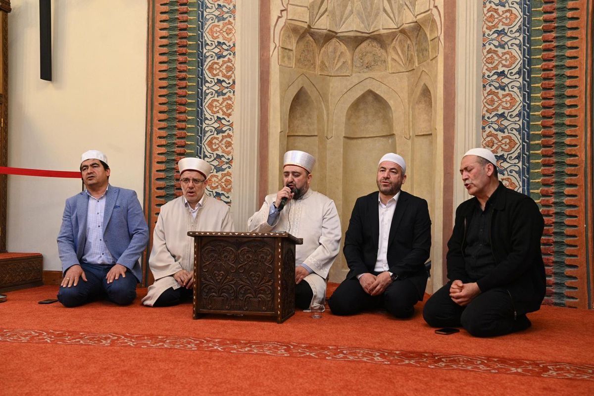 Kahramanmaraş’ta Anneler Günü’nde duygu dolu program: Şehitler ve depremde hayatını kaybedenler için dualar edildi