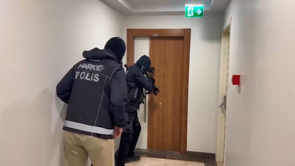'Kırmızı bülten' ile aranan uluslararası suç örgütü liderinin kardeşi İstanbul'da yakalandı