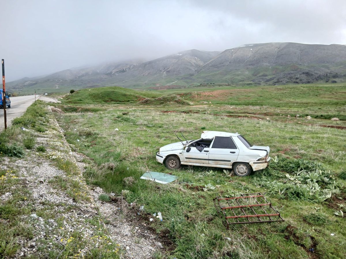 Malatya'da otomobil şarampole devrildi: 6 yaralı