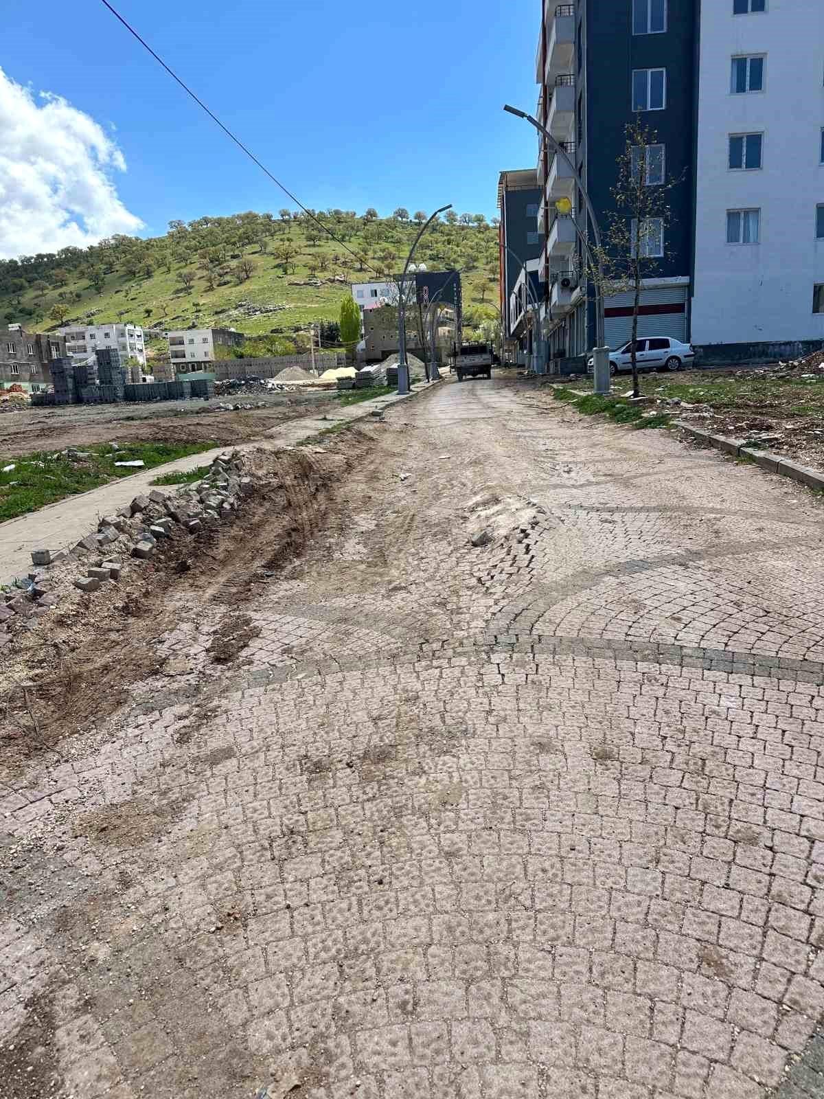 Mazıdağı'nda bozuk yollar tepki çekiyor