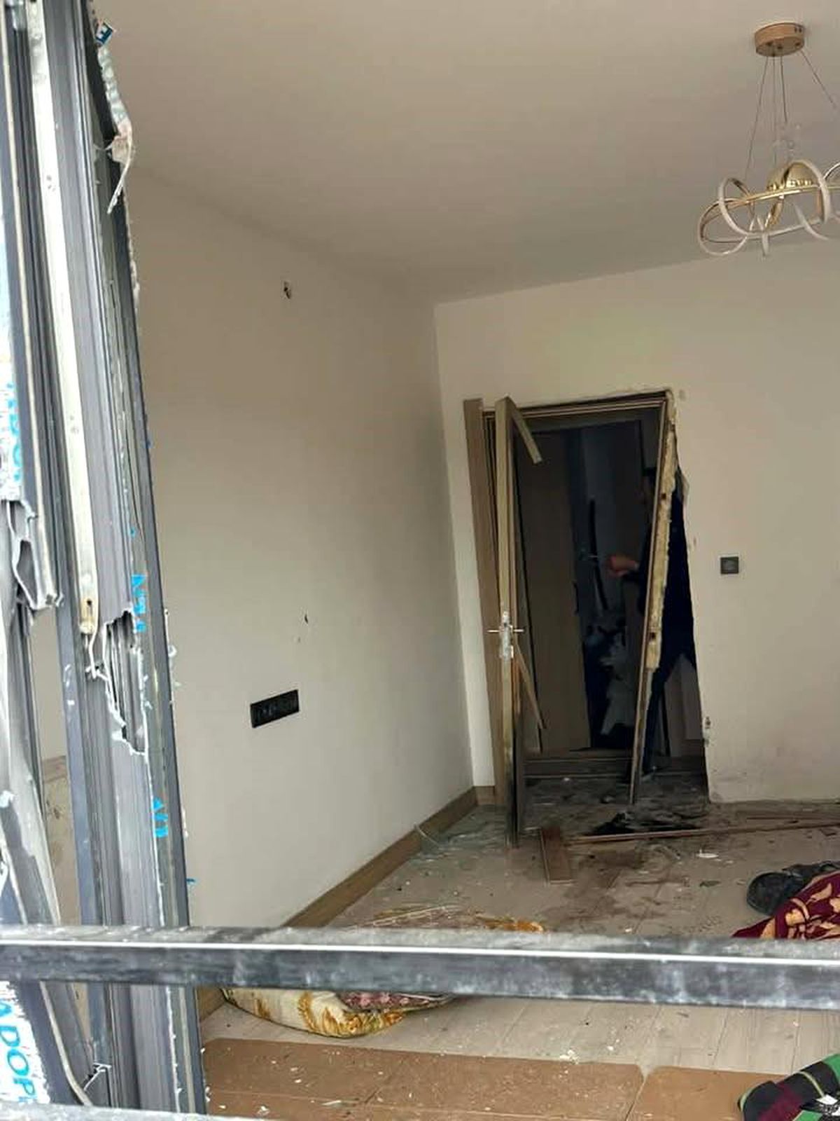 Mutfak tüpü bomba gibi patladı