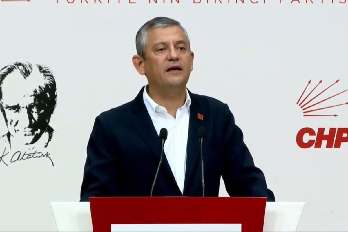 Mutlak butlan kararının ardından Özgür Özel açıklamalarda bulunuyor