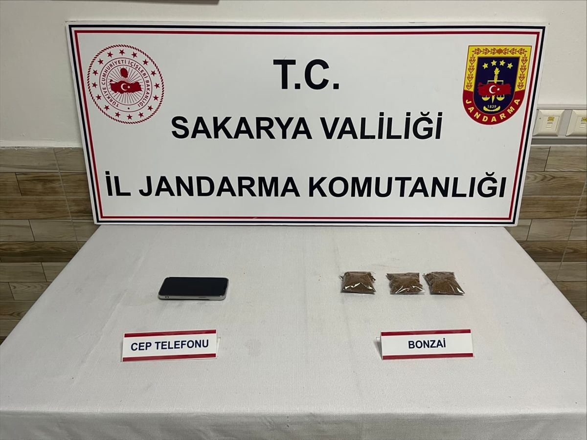 Sakarya'da uyuşturucu sattığı iddia edilen 4 zanlı tutuklandı