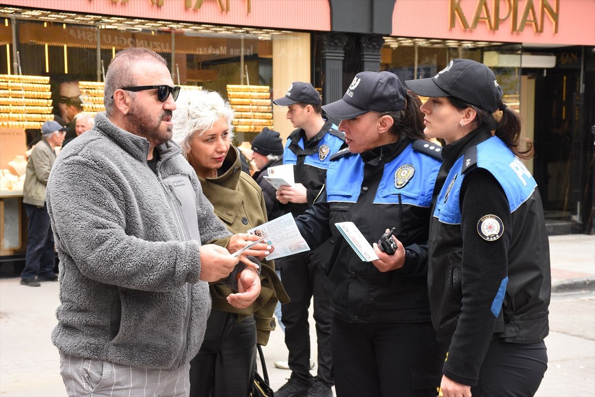 Samsun polisi dolandırıcılık olaylarına karşı vatandaşları bilgilendirdi