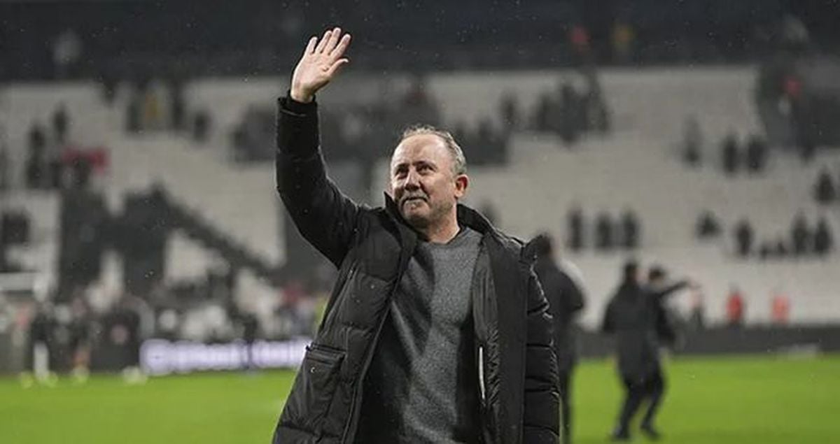 Sergen Yalçın istifa mı etti? SON DAKİKA! Sergen Yalçın Beşiktaş'tan ayrıldı mı?