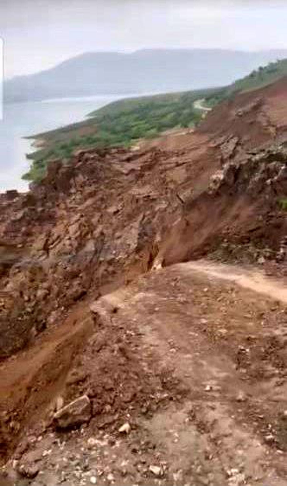 Siirt'te toprak kayması köylüleri tedirgin ediyor