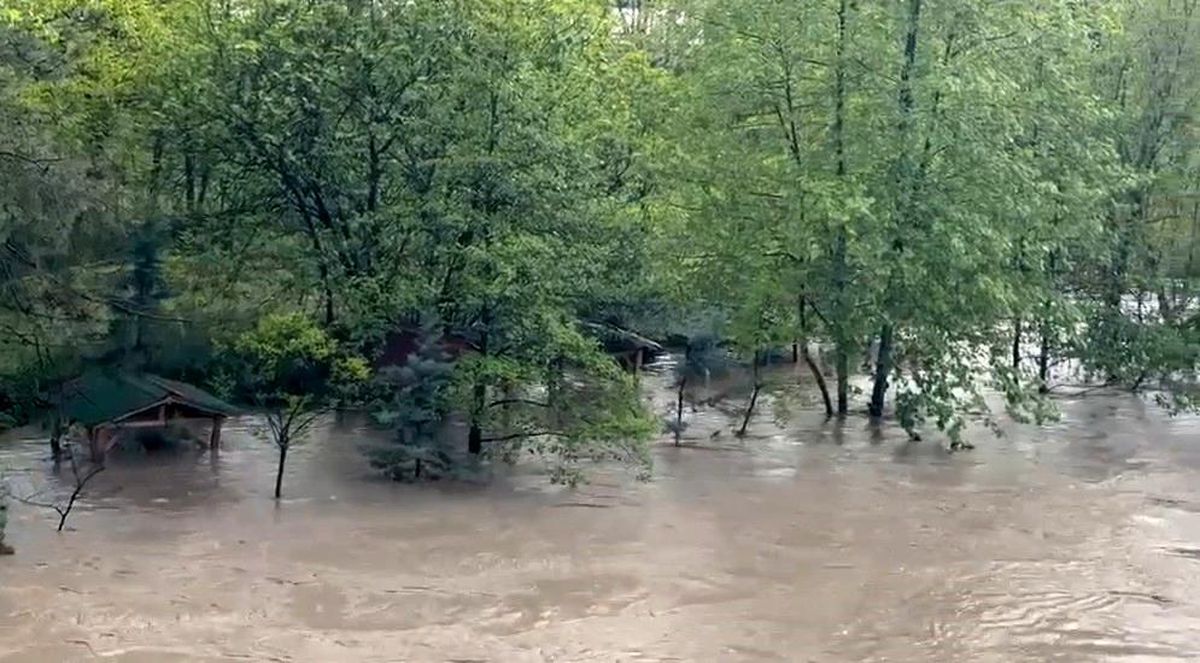 Tokat'ta yazın serinleten kamelyalar sular altında kaldı