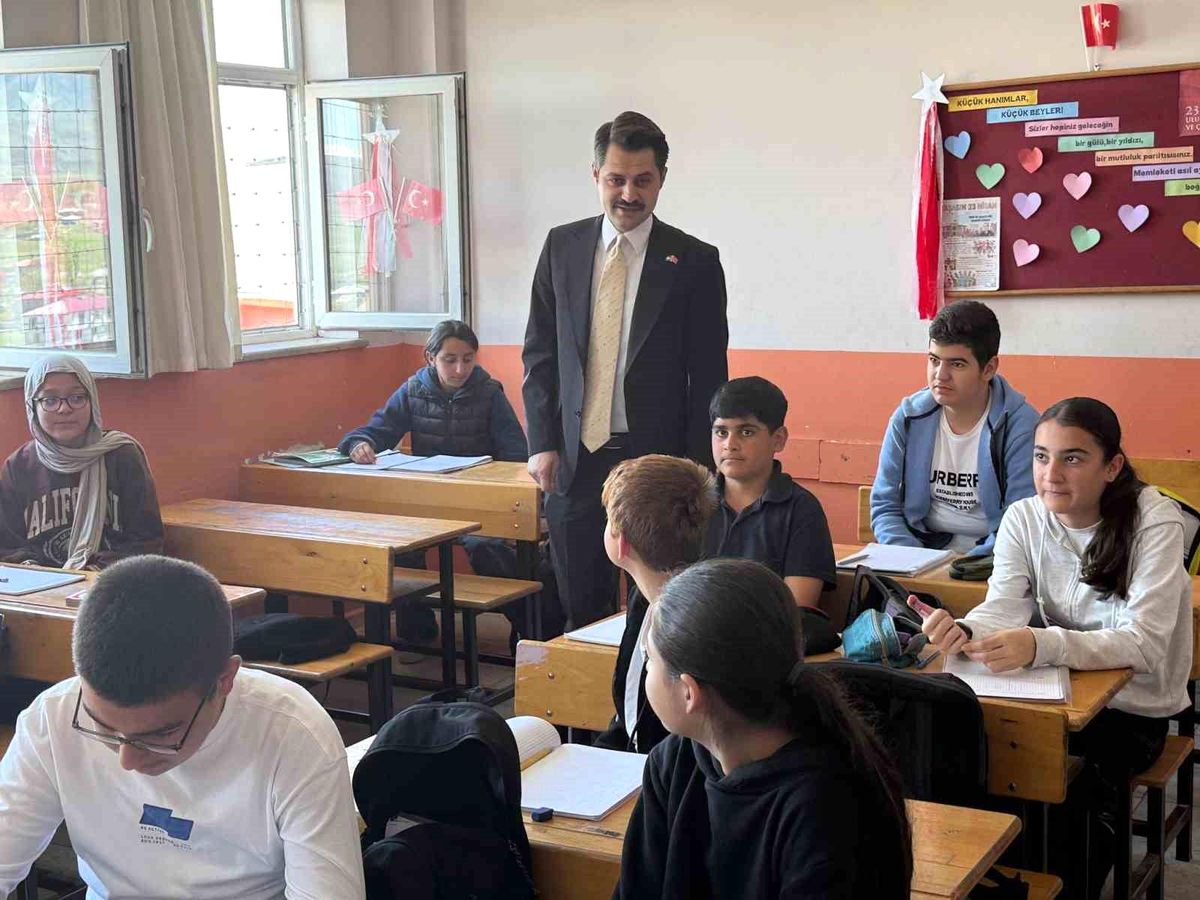Tuzluca kaymakamı Abdüllatif Yılmaz'dan okul ziyareti
