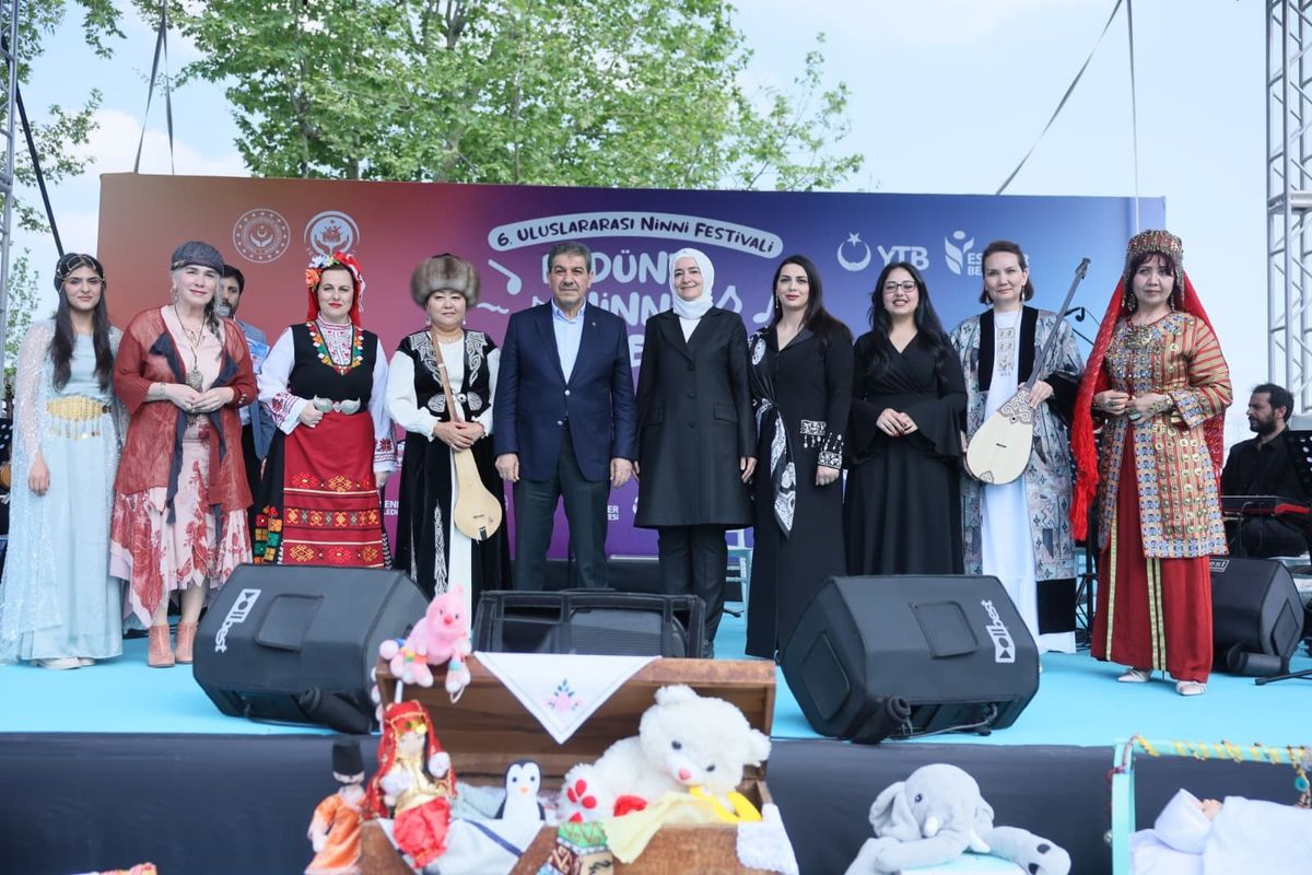 'Uluslararası Ninni Festivali'nde Anneler Günü'ne özel ezgiler seslendirildi