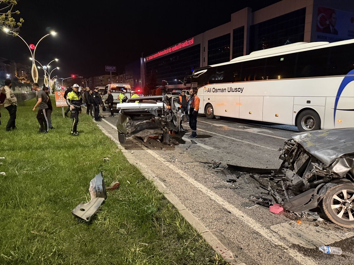 Yozgat'ta 4 aracın karıştığı kazada 7 kişi yaralandı