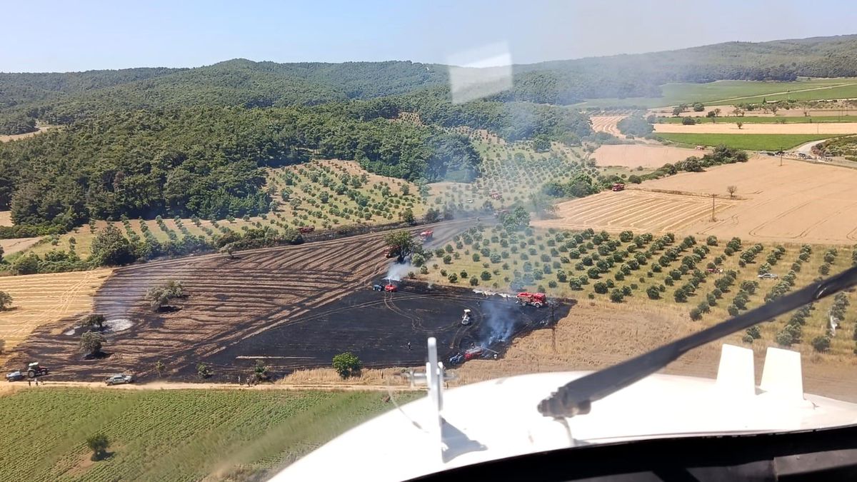 Çanakkale'de tarım arazisinde çıkan yangın ormana sıçramadan kontrol altına alındı