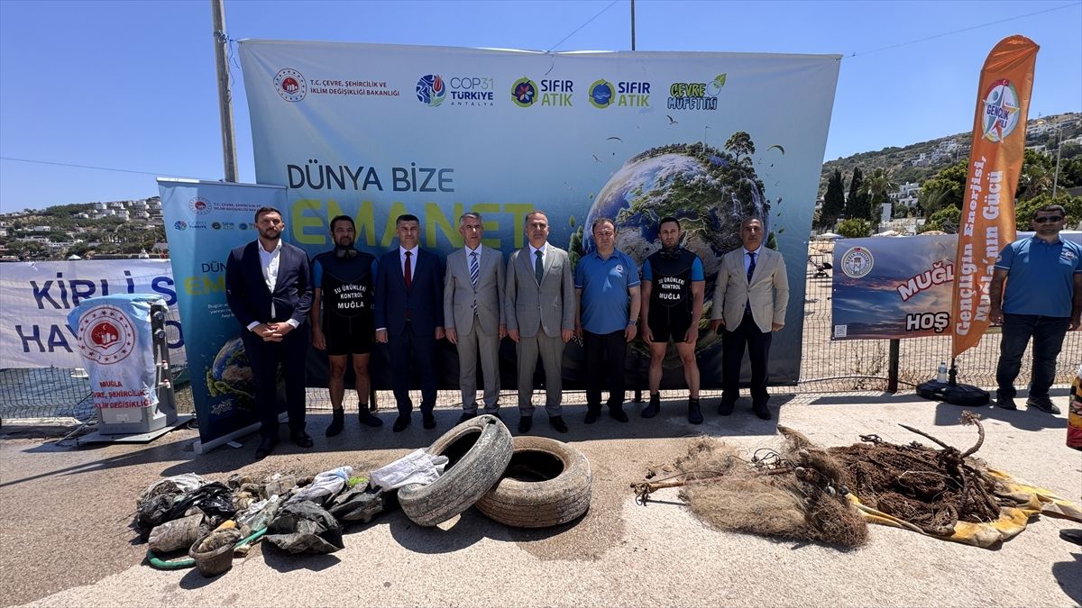 Bodrum'da hayalet ağ temizliği ve 25 bin yavru levrek salımı