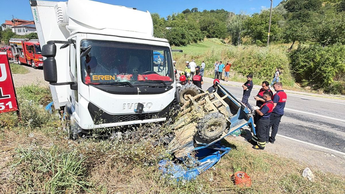 Kamyonla çarpışan patpatın sürücüsü öldü