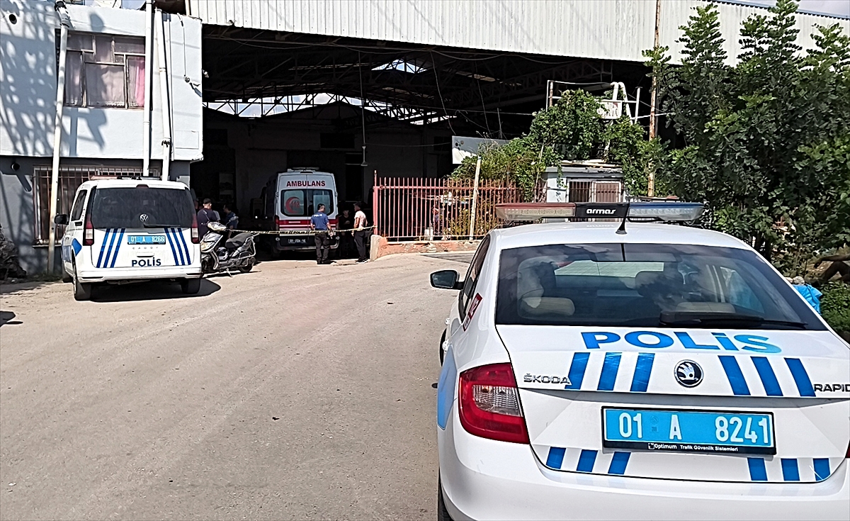 Adana Sarıçam'da bir esnaf, iş yerinde kasığından vurulmuş halde ölü bulundu