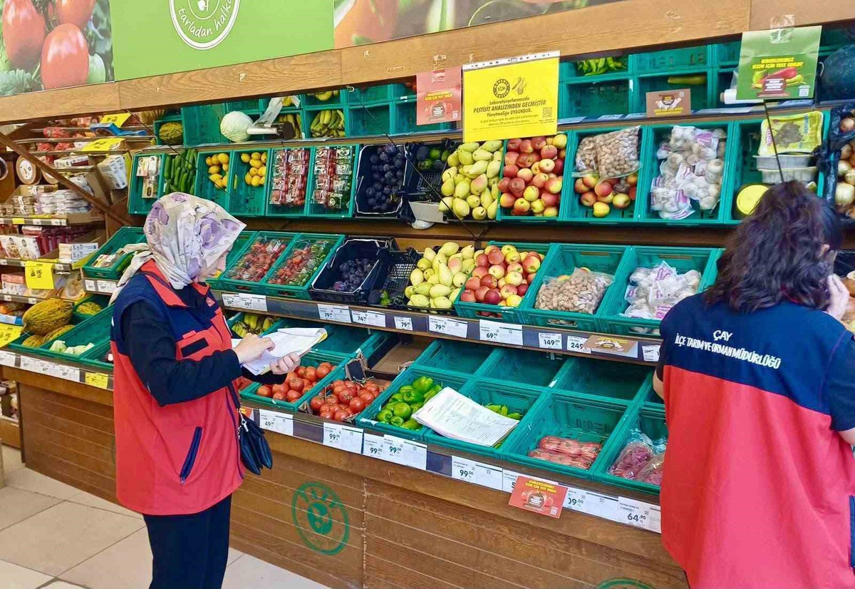 Afyonkarahisar'da market fiyatları TÜFİS kapsamında Tarım ekiplerince takip edildi